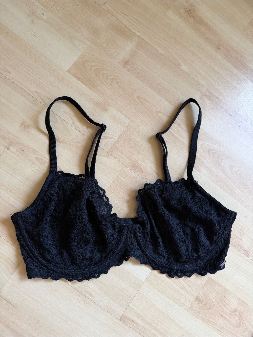 PINK Victoria's Secret Black Lace Underwire Bra